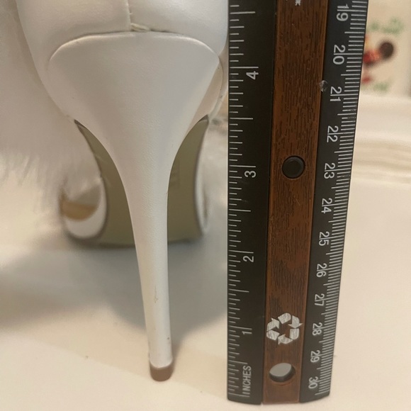 White sandal heels Cape Robbin - Picture 8 of 8